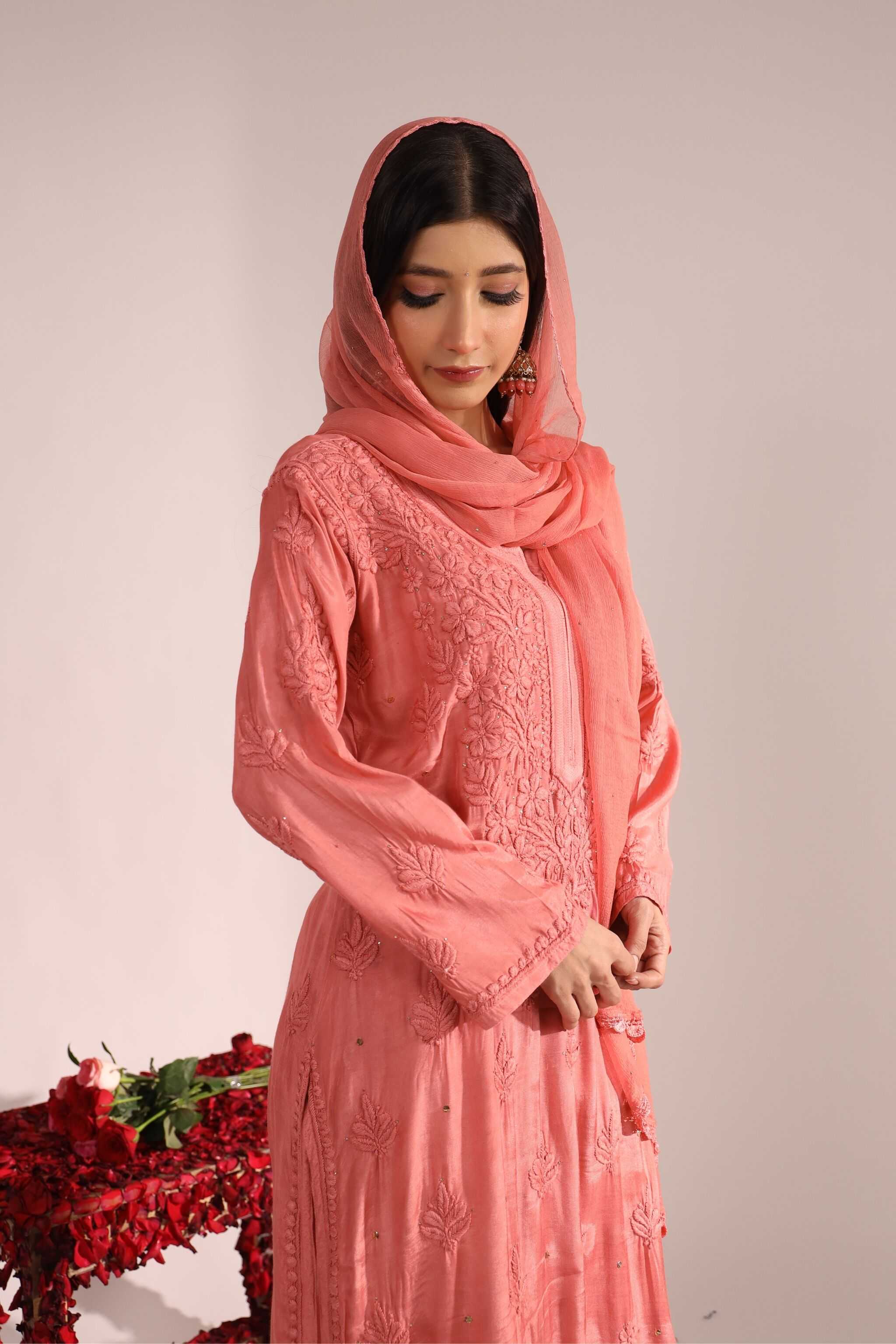 Close-up of Mukeish hand embroidery on muslin cotton fabric – Sitara Kanika weddingsuit.