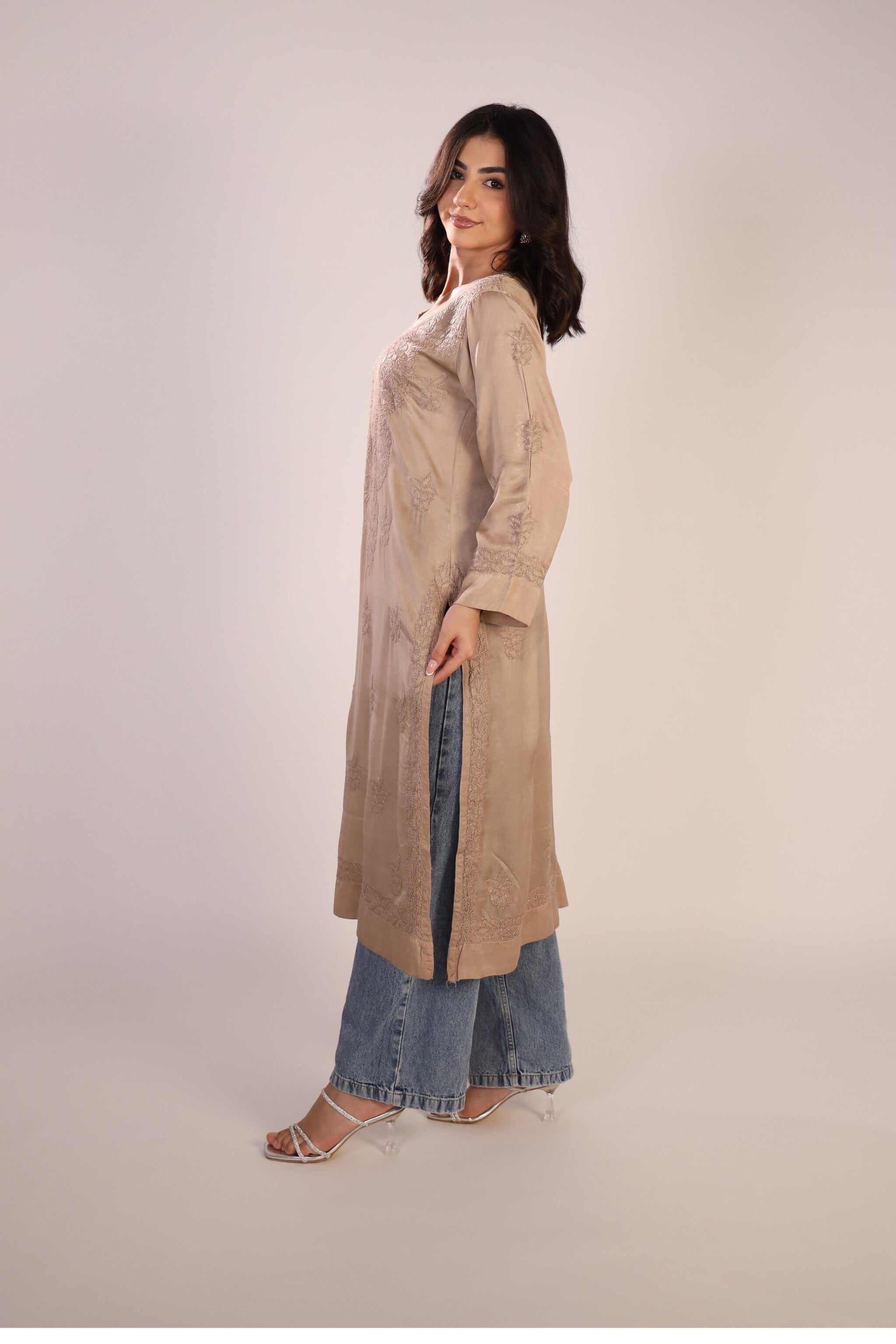 Side pose of handcrafted Lucknowi kurta with Chikankari embroidery