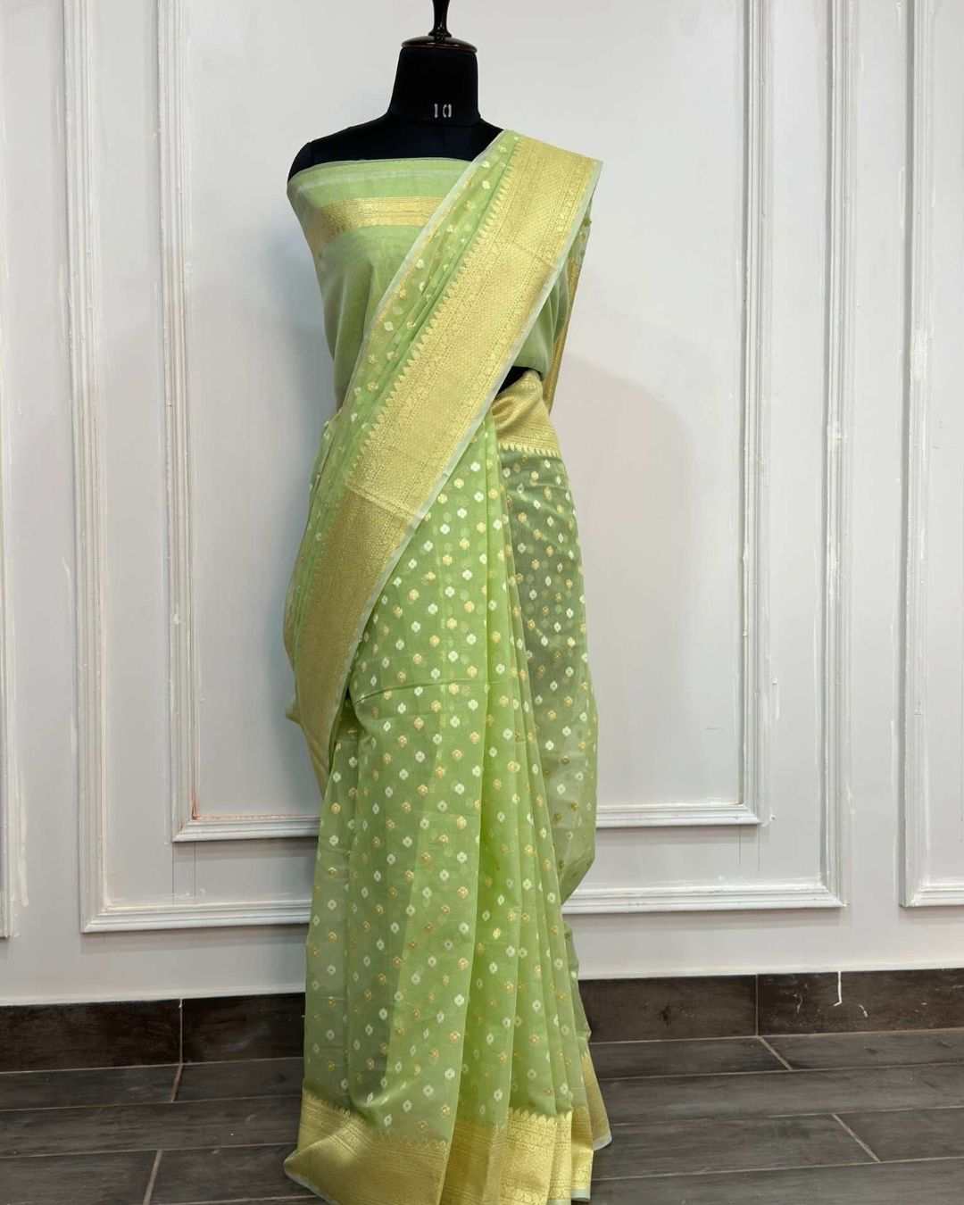Auric Whisper Banarasi Jamdani
