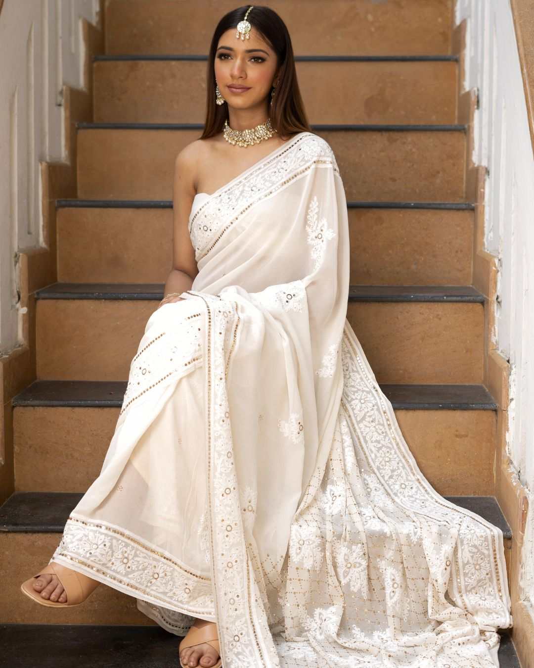 Noori Pure Georgette Chikan White Saree